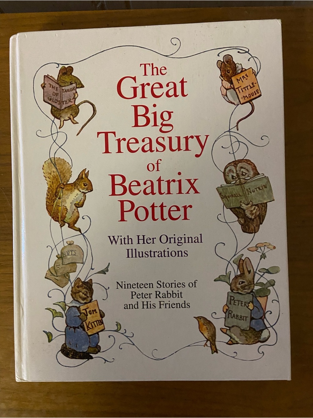 Children’s book Great Big Treasury of Beatrix Potter Peter Rabbit White Cover